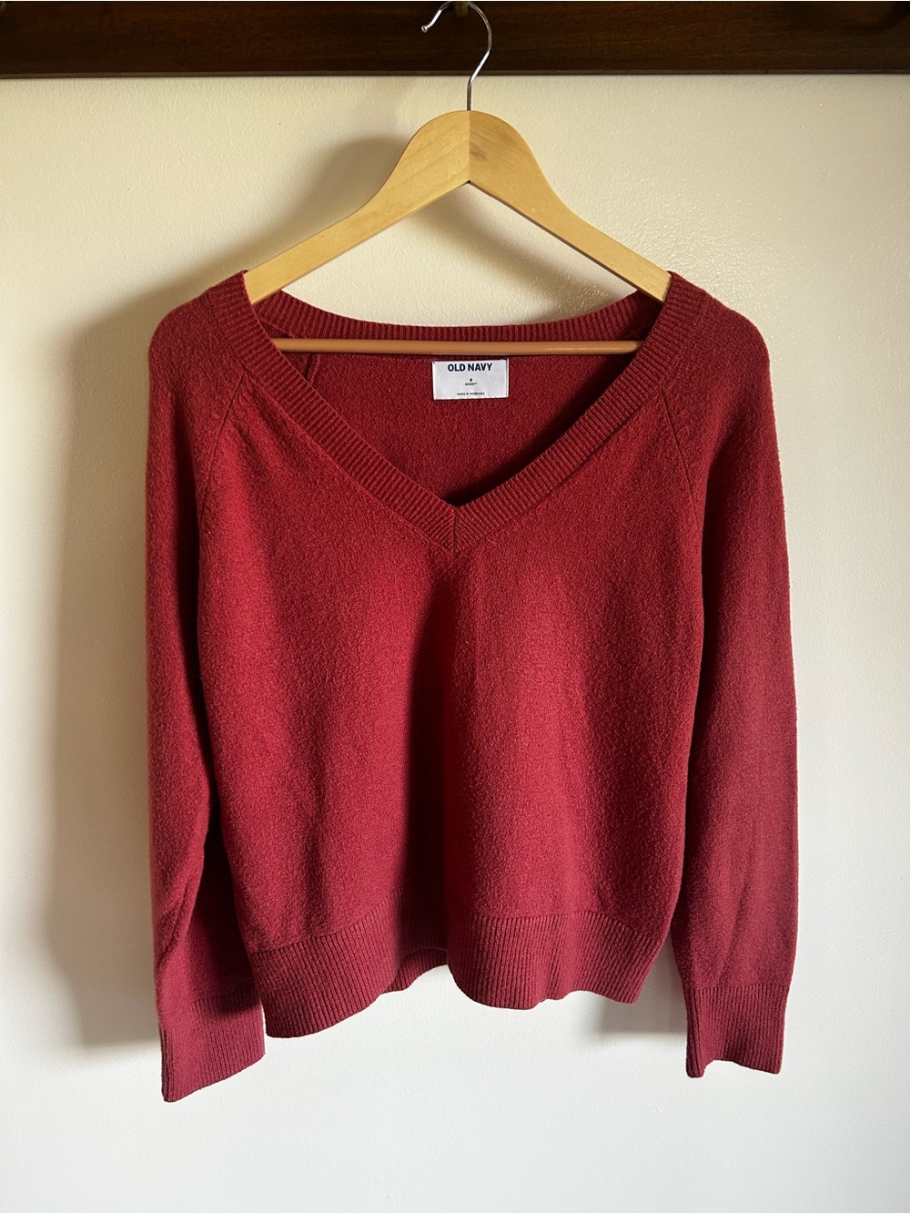 Old Navy Women's V-Neck SoSoft Salmon Red Sweater